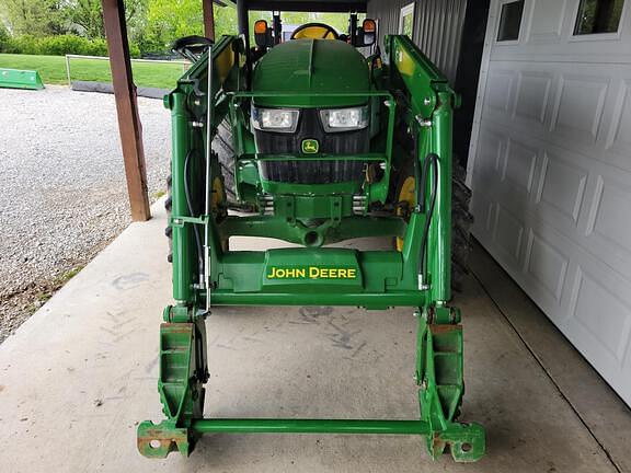 Image of John Deere 5065E equipment image 2