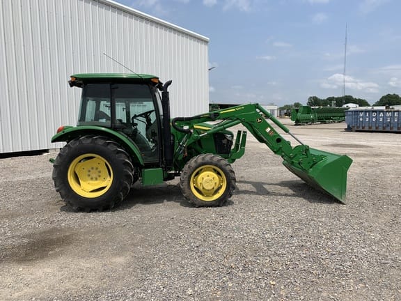 Main image John Deere 5065E