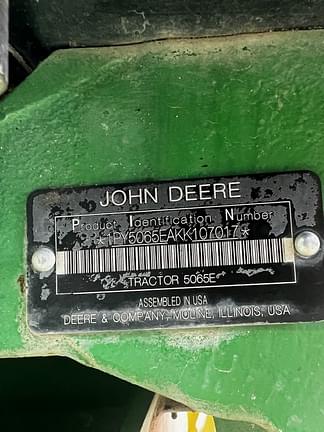 Image of John Deere 5065E equipment image 4