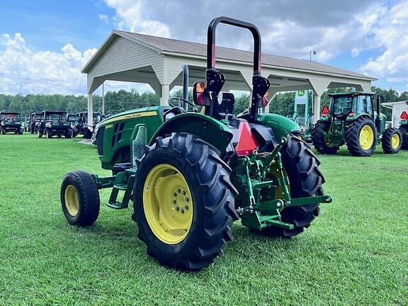 Image of John Deere 5065E equipment image 3