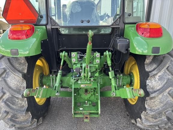 Image of John Deere 5065E equipment image 1