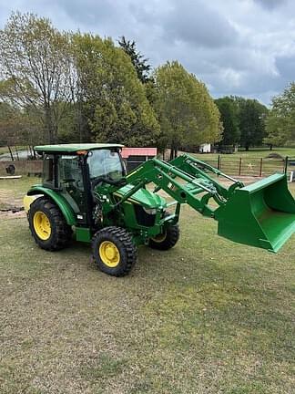 Image of John Deere 5065E equipment image 2