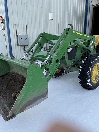 Image of John Deere 5065E equipment image 2
