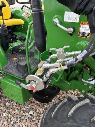 Image of John Deere 5065E equipment image 3