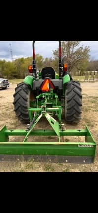 Image of John Deere 5065E equipment image 3