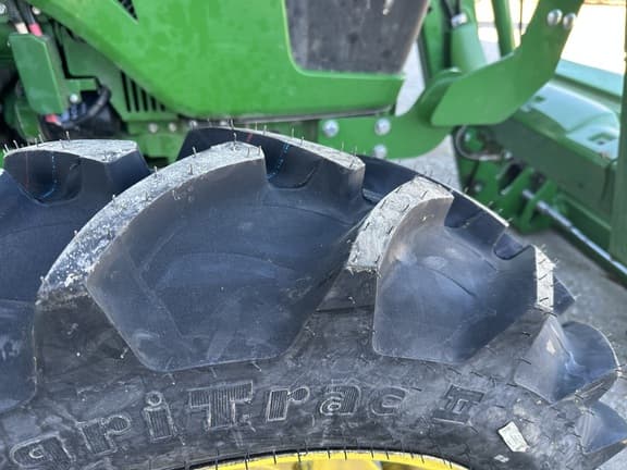 Image of John Deere 5075E equipment image 4