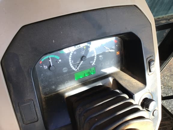 Image of John Deere 5075E equipment image 4