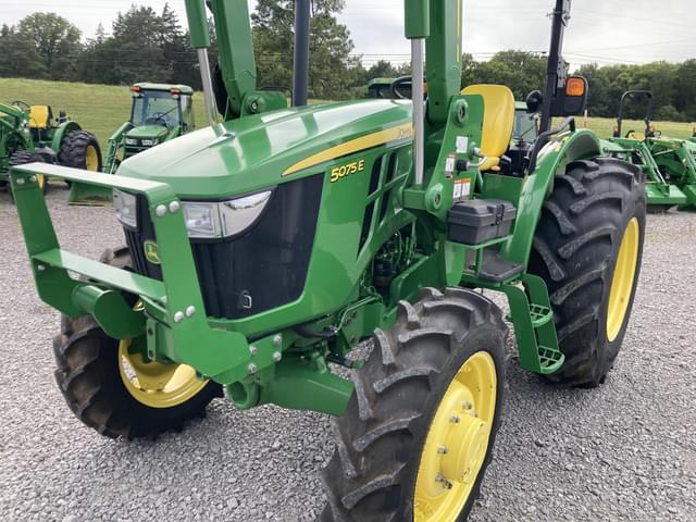 Image of John Deere 5075E equipment image 2
