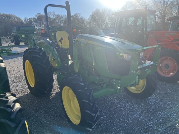 Image of John Deere 5075E equipment image 2
