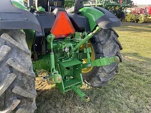 Main image John Deere 5075E 13