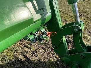 Main image John Deere 5075E 21