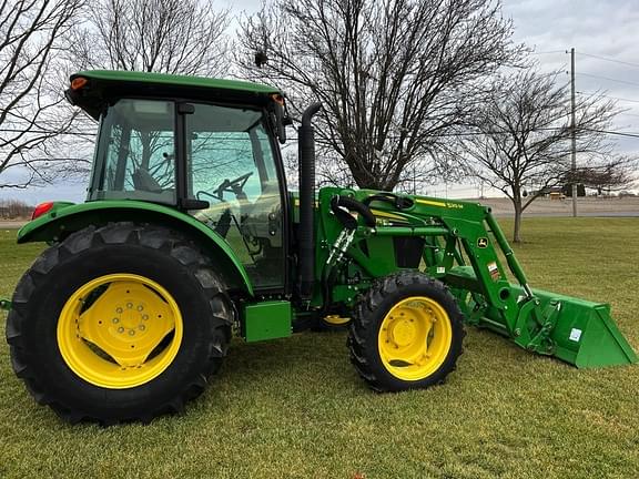 Image of John Deere 5075E equipment image 4