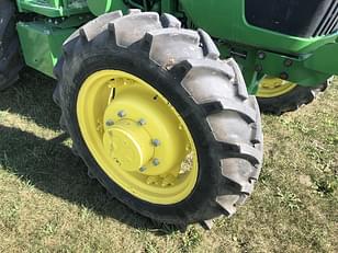 Main image John Deere 5075E 10