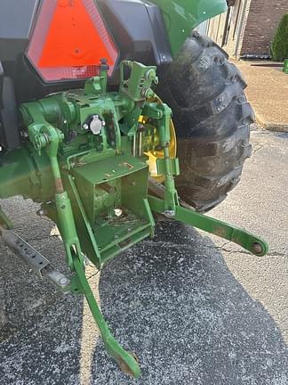 Image of John Deere 5075E equipment image 4