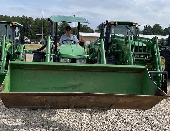 Image of John Deere 5075E equipment image 4