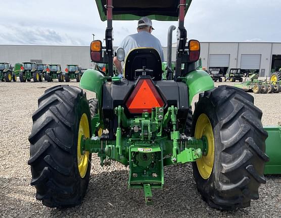 Image of John Deere 5075E equipment image 3