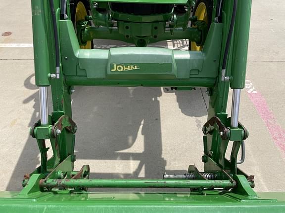 Image of John Deere 5075E equipment image 4