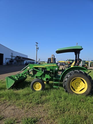 Main image John Deere 5075E