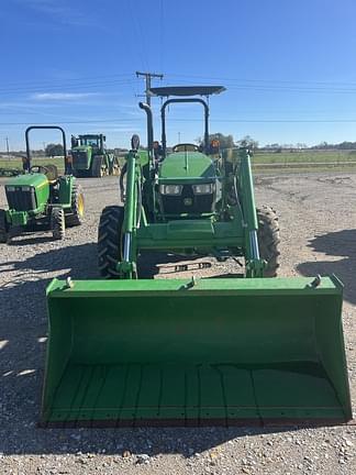 Image of John Deere 5075E equipment image 3