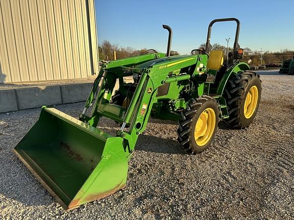 Image of John Deere 5075E equipment image 1