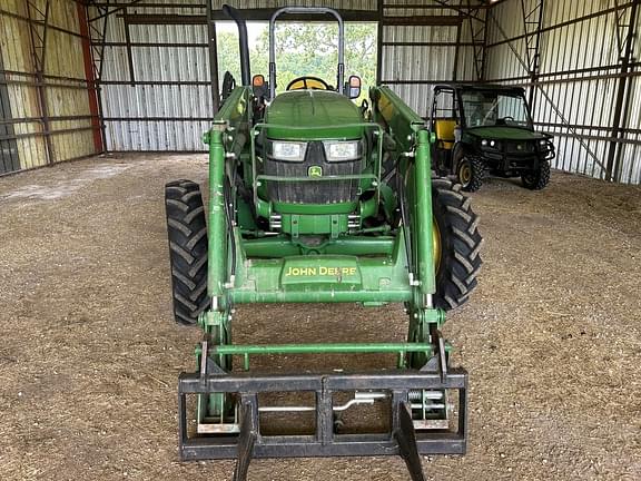 Image of John Deere 5075E equipment image 4