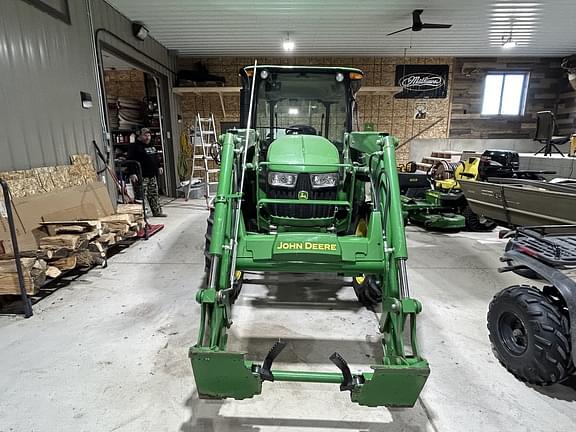 Image of John Deere 5075E equipment image 3