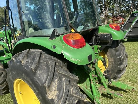 Image of John Deere 5075E equipment image 4
