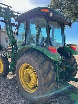 Image of John Deere 5075E equipment image 4