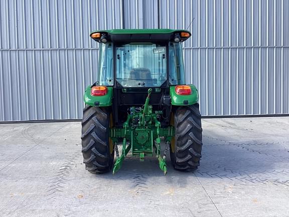 Image of John Deere 5075E equipment image 3