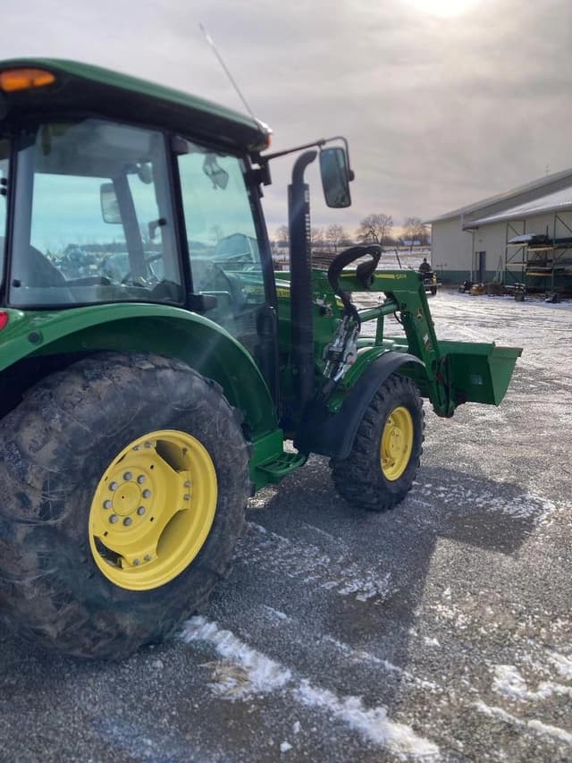 Image of John Deere 5075E equipment image 4