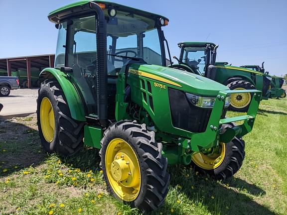 Image of John Deere 5075E equipment image 2