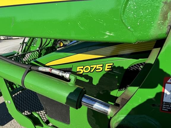 Image of John Deere 5075E equipment image 3