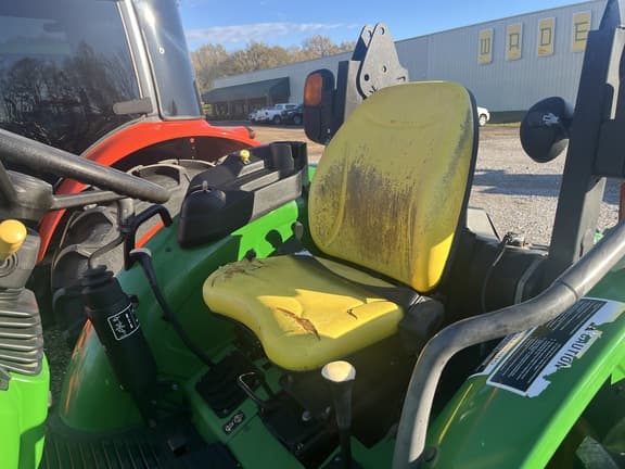 Image of John Deere 5075E equipment image 4