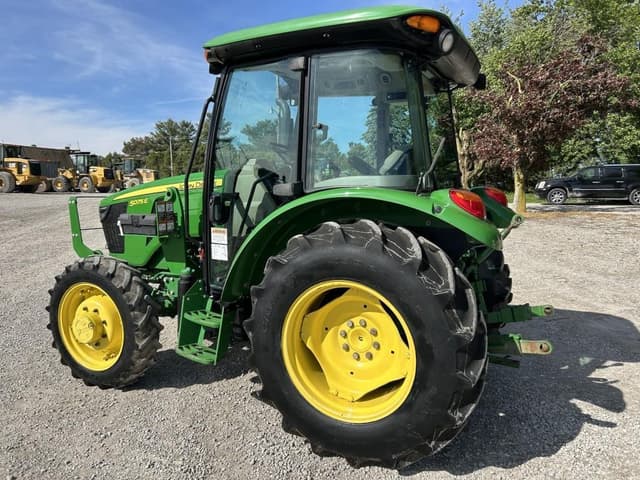 Image of John Deere 5075E equipment image 4