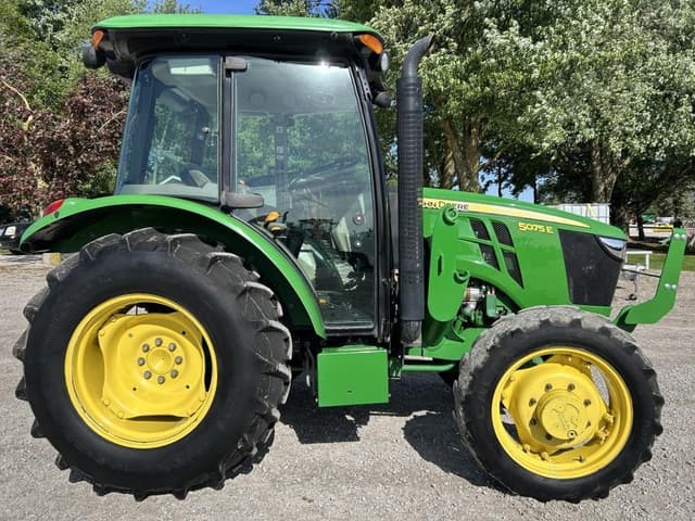 Image of John Deere 5075E equipment image 3