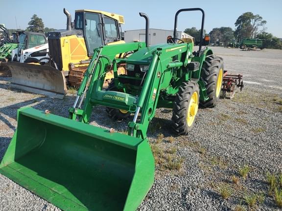 Image of John Deere 5075E equipment image 4