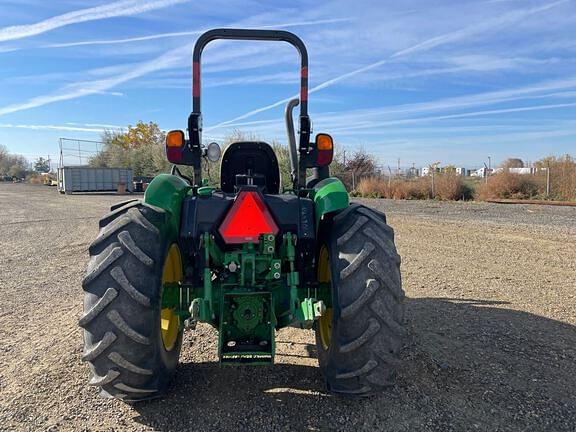 Image of John Deere 5075E equipment image 3