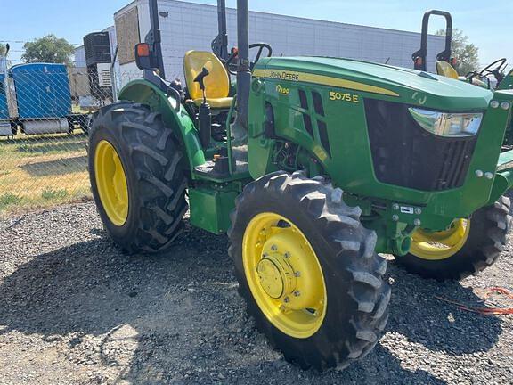 Image of John Deere 5075E equipment image 4