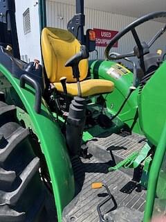 Image of John Deere 5075E equipment image 4