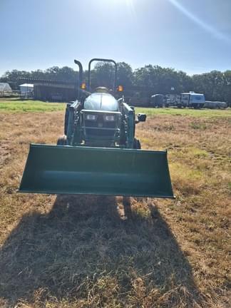 Image of John Deere 5075E equipment image 3