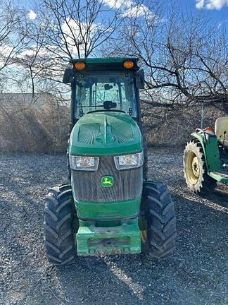 Image of John Deere 5075GV equipment image 4