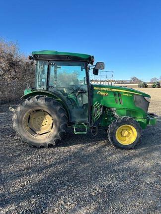 Image of John Deere 5075GV equipment image 1