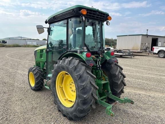 Image of John Deere 5075GV equipment image 2
