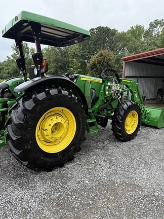 Image of John Deere 5075M equipment image 3