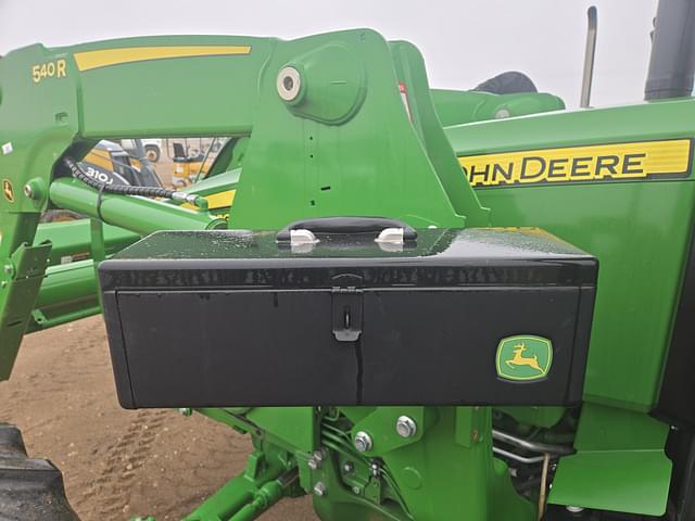 Image of John Deere 5090M equipment image 1