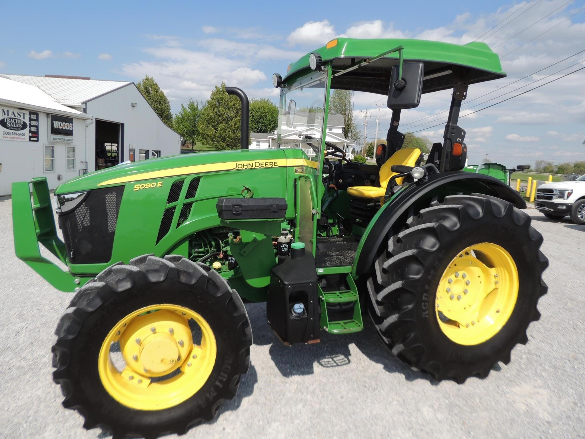 2019 John Deere 5090E Equipment Image0