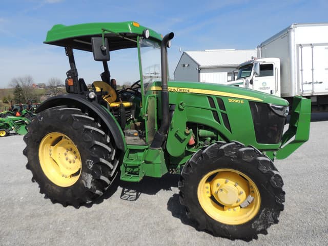 Image of John Deere 5090E equipment image 2