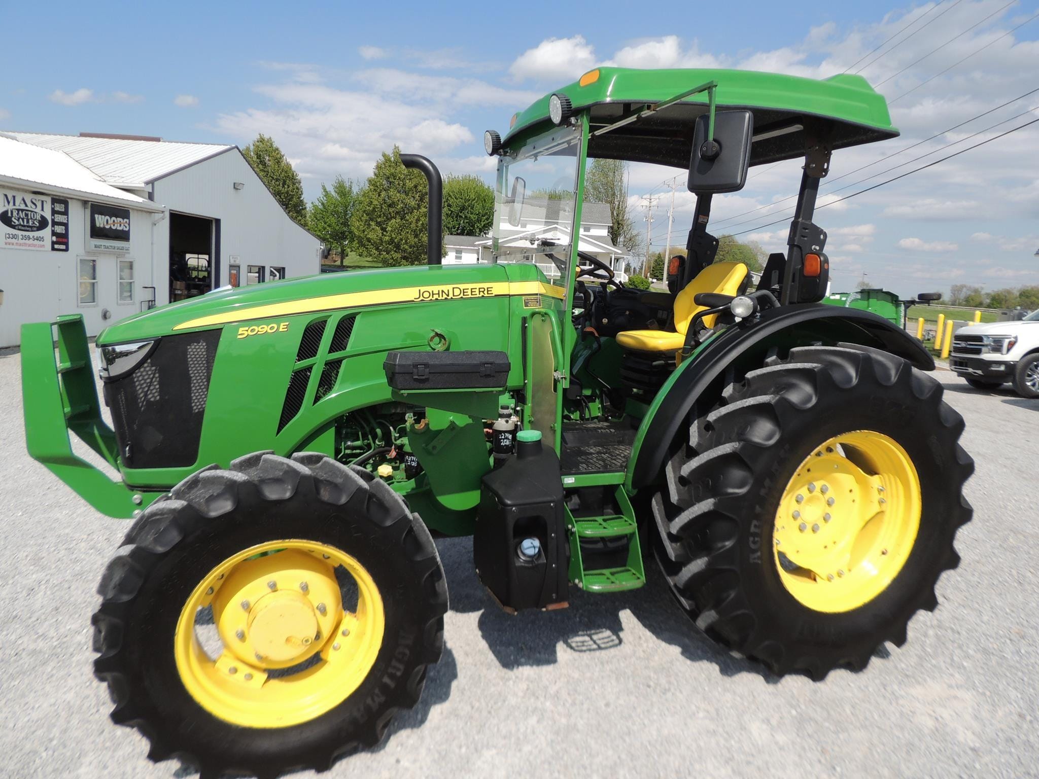 2019 John Deere 5090E Equipment Image0