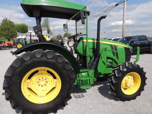 Image of John Deere 5090E equipment image 3