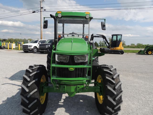 Image of John Deere 5090E equipment image 4